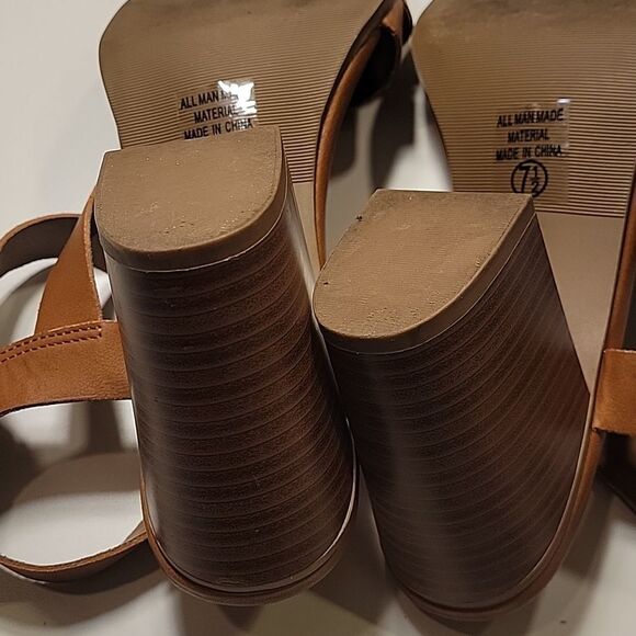 SODA SIDE STRAP STACKED HEEL OPEN TOE SANDAL - Picture 13 of 15